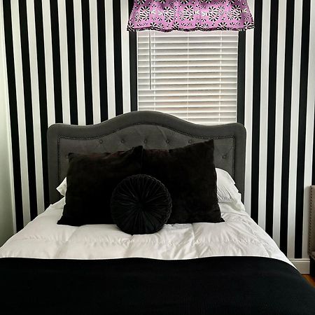 It'S Showtime-Book Lally'S House! Steps To Common! Salem Bagian luar foto