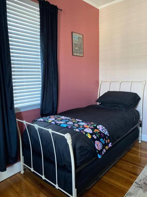 It'S Showtime-Book Lally'S House! Steps To Common! Salem Bagian luar foto